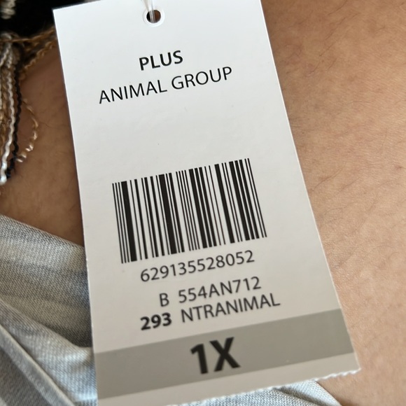 Animal print sweater size 1X - Picture 8 of 8